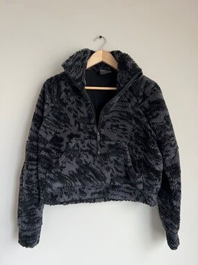 Lululemon Scuba Oversized Fleece
Funnel Neck *Jacquard Camp Black/Grey Size XS/S